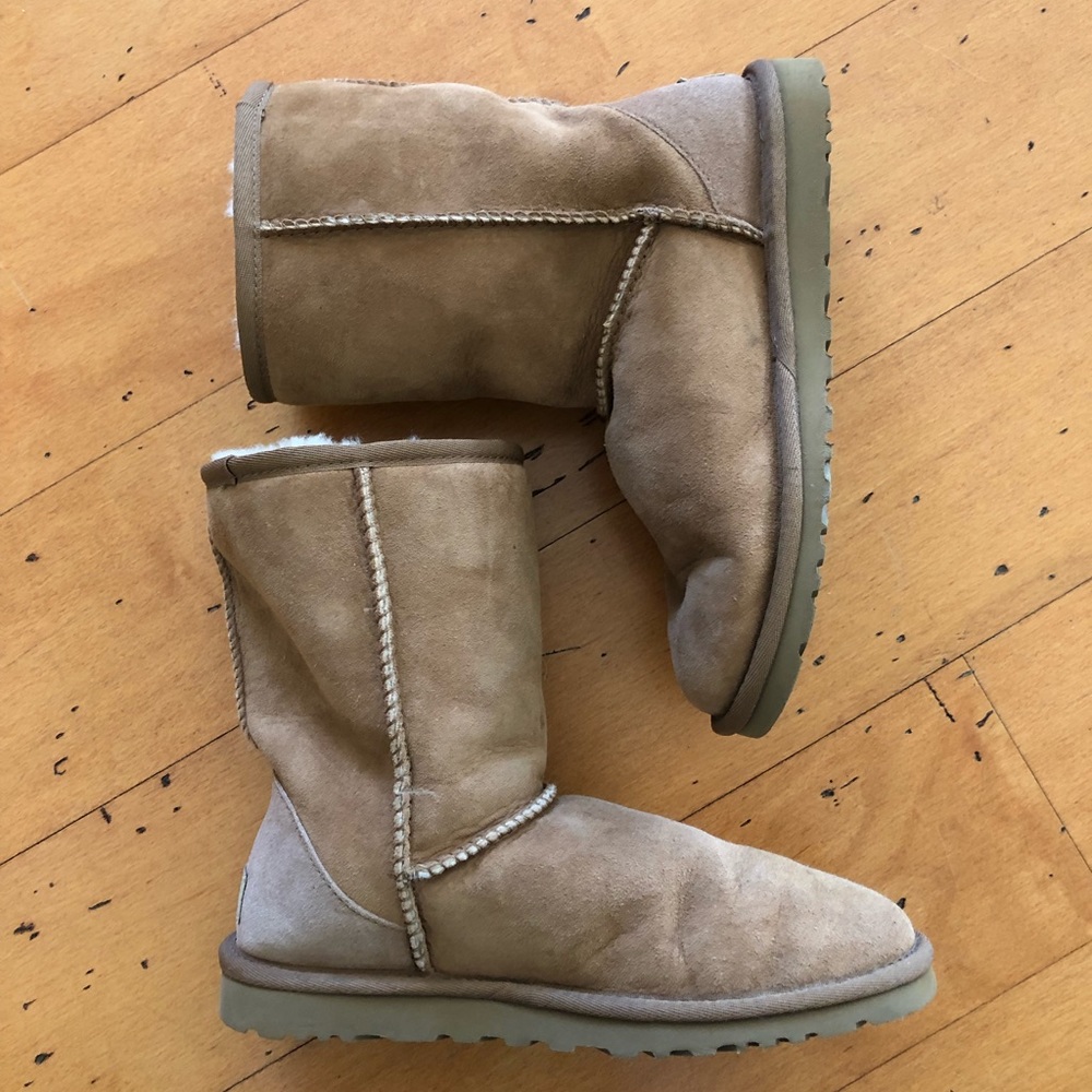 Tan Ugg Boots Short 6